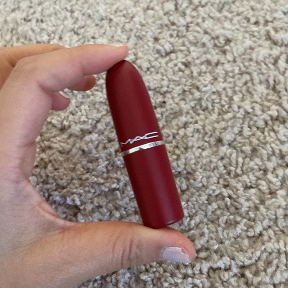 Mac retro matte lipstick. 707 Ruby woo. - Picture 4 of 9